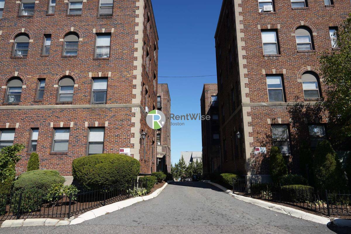 Apartment for rent at 431A Broadway #14, Somerville, MA 02145