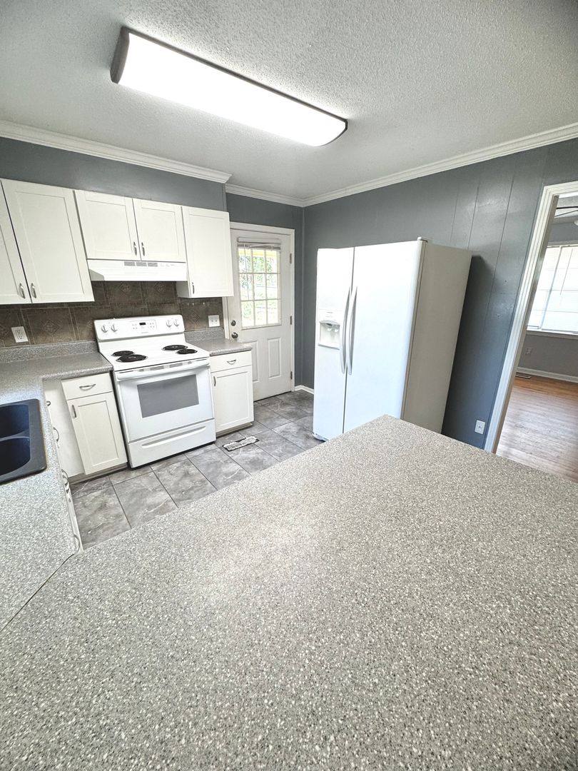 House for rent at 304 Azalea Dr, Enterprise, AL 36330