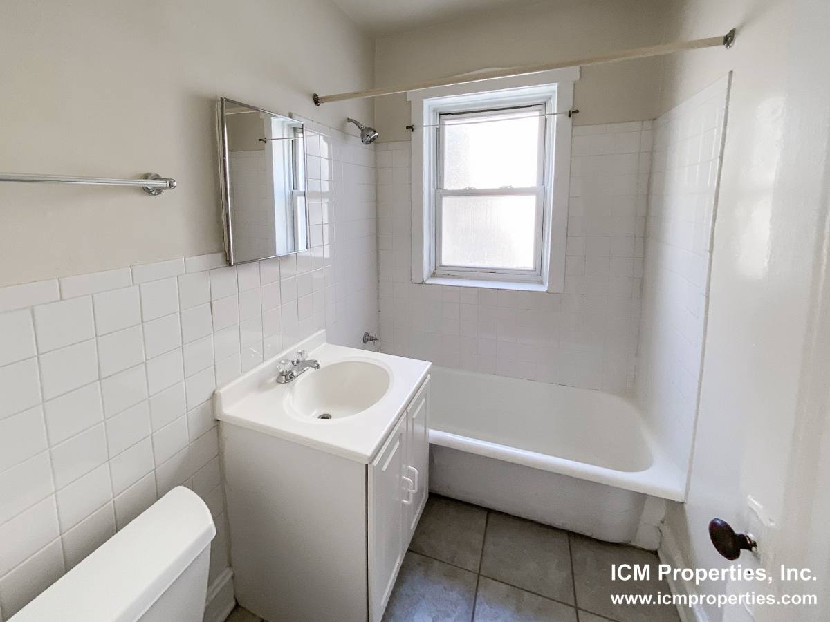 Apartment for rent at 5032 N Wolcott Ave #5036-3 Fp, Chicago, IL 60640