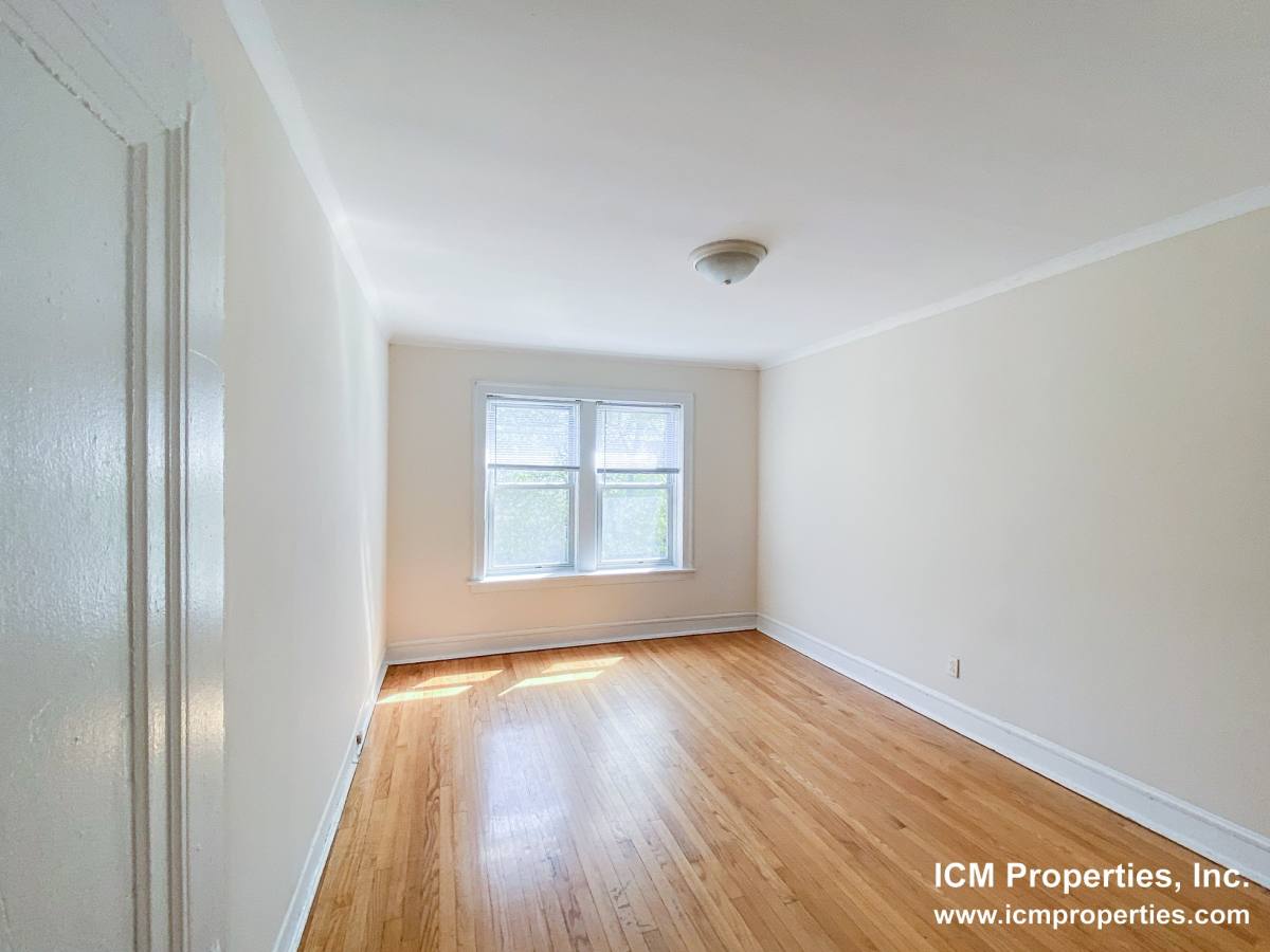 Apartment for rent at 5032 N Wolcott Ave #5036-3 Fp, Chicago, IL 60640