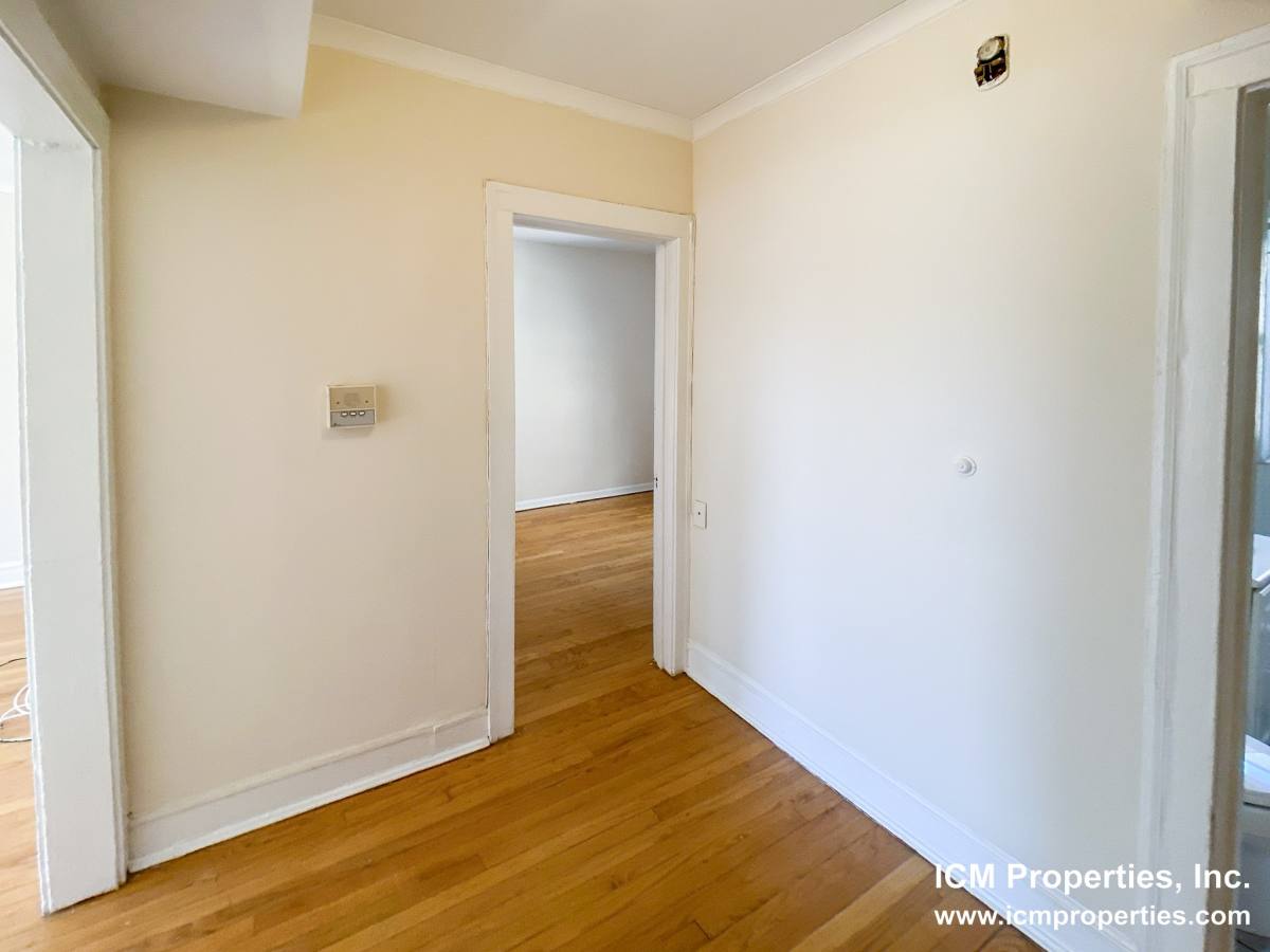 Apartment for rent at 5032 N Wolcott Ave #5036-3 Fp, Chicago, IL 60640