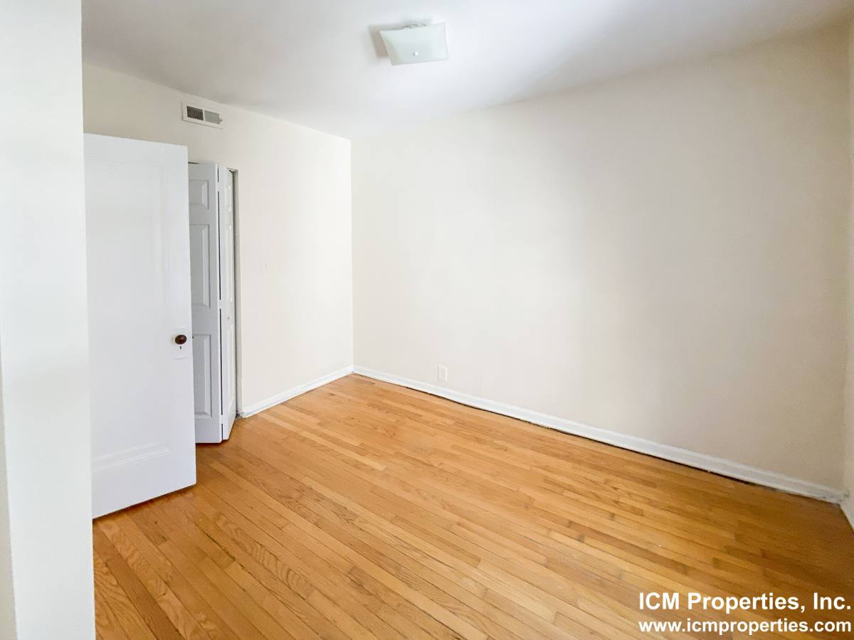 Apartment for rent at 5032 N Wolcott Ave #2, Chicago, IL 60640