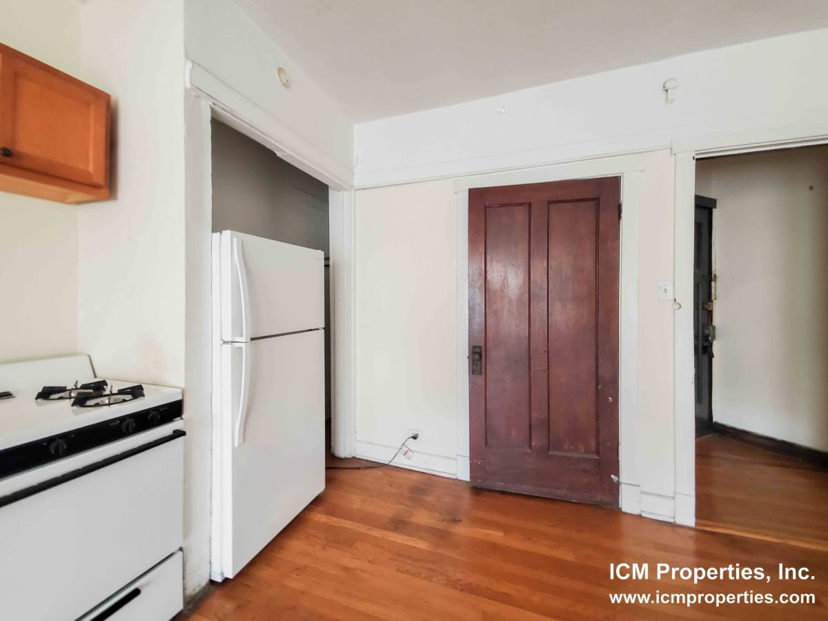 Apartment for rent at 1825 W Foster Ave #3, Chicago, IL 60640