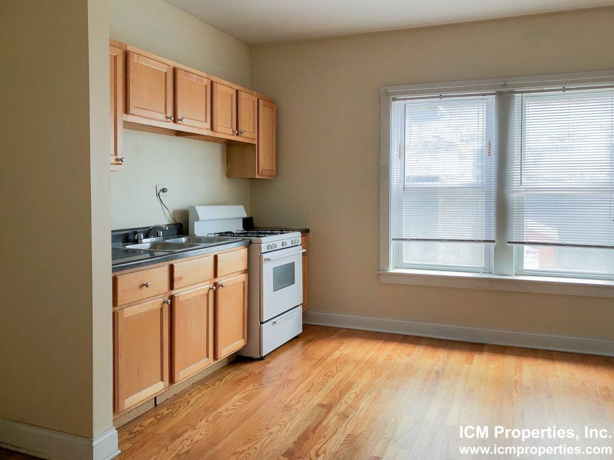 Apartment for rent at 1825 W Foster Ave #1, Chicago, IL 60640
