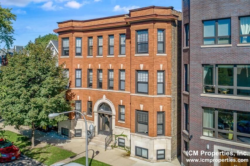 Apartment for rent at 3637 N Paulina St #2, Chicago, IL 60613