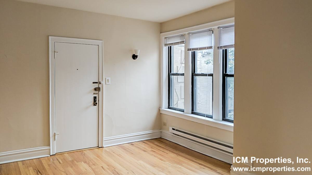 Apartment for rent at 617 W Melrose St #G3, Chicago, IL 60657