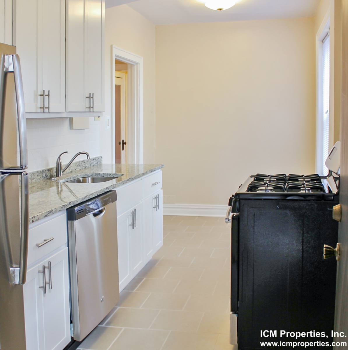 Apartment for rent at 617 W Melrose St #G3, Chicago, IL 60657