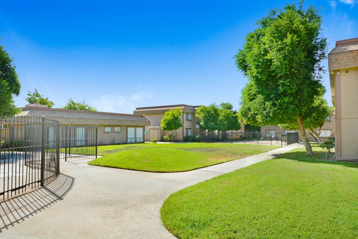 Apartment for rent at 1275 E Date St, San Bernardino, CA 92404