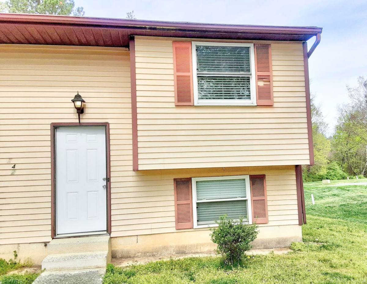 Townhouse for rent at 2421 Camellia Dr, Durham, NC 27705