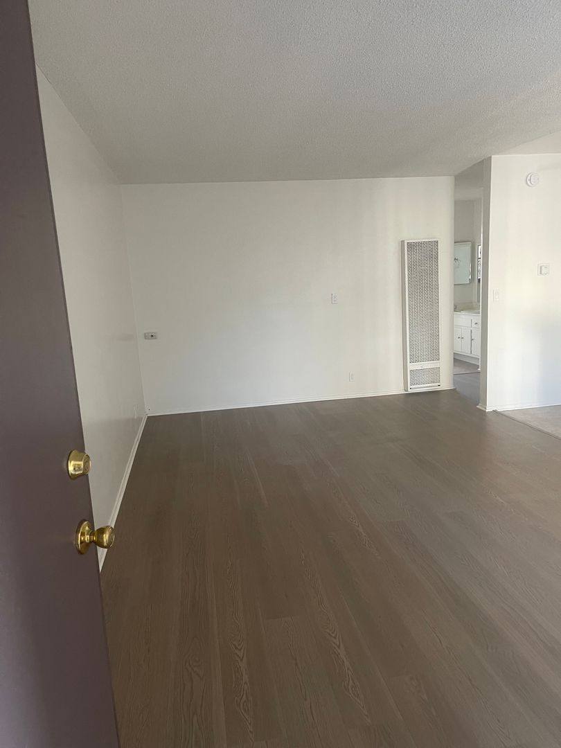 Apartment for rent at 4020 W 134th St, Hawthorne, CA 90250