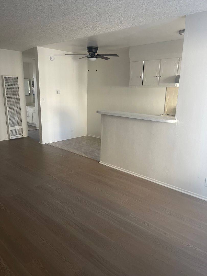 Apartment for rent at 4020 W 134th St, Hawthorne, CA 90250