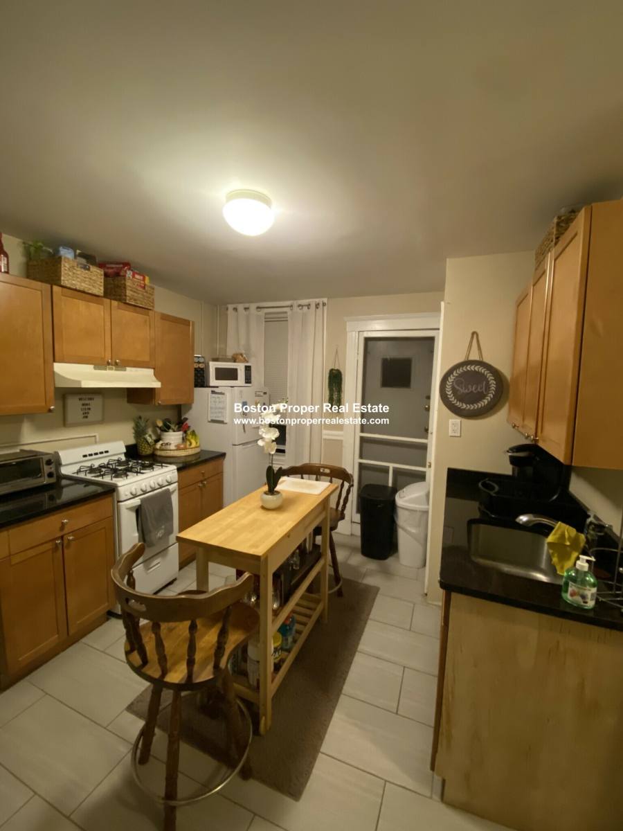 Apartment for rent at 220 Hanover St #3, Boston, MA 02113