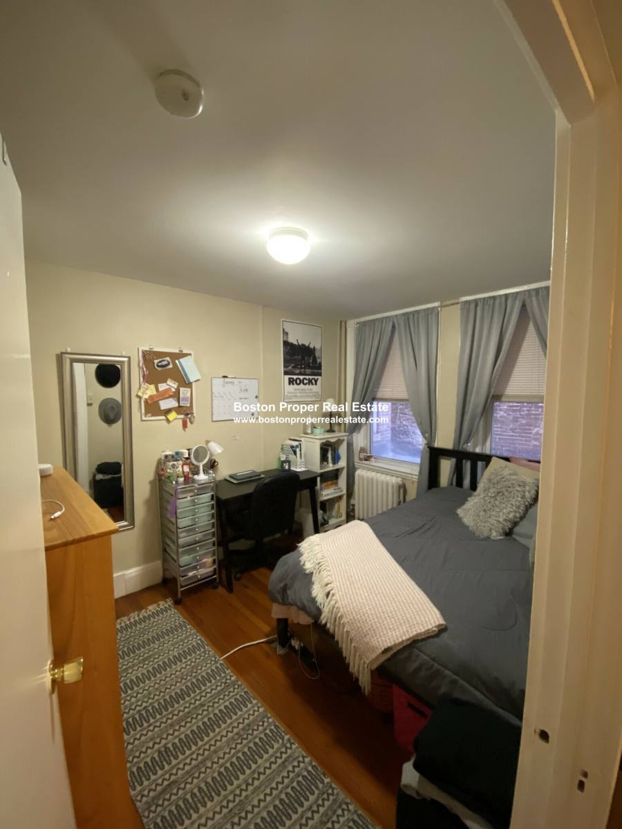 Apartment for rent at 220 Hanover St #3, Boston, MA 02113