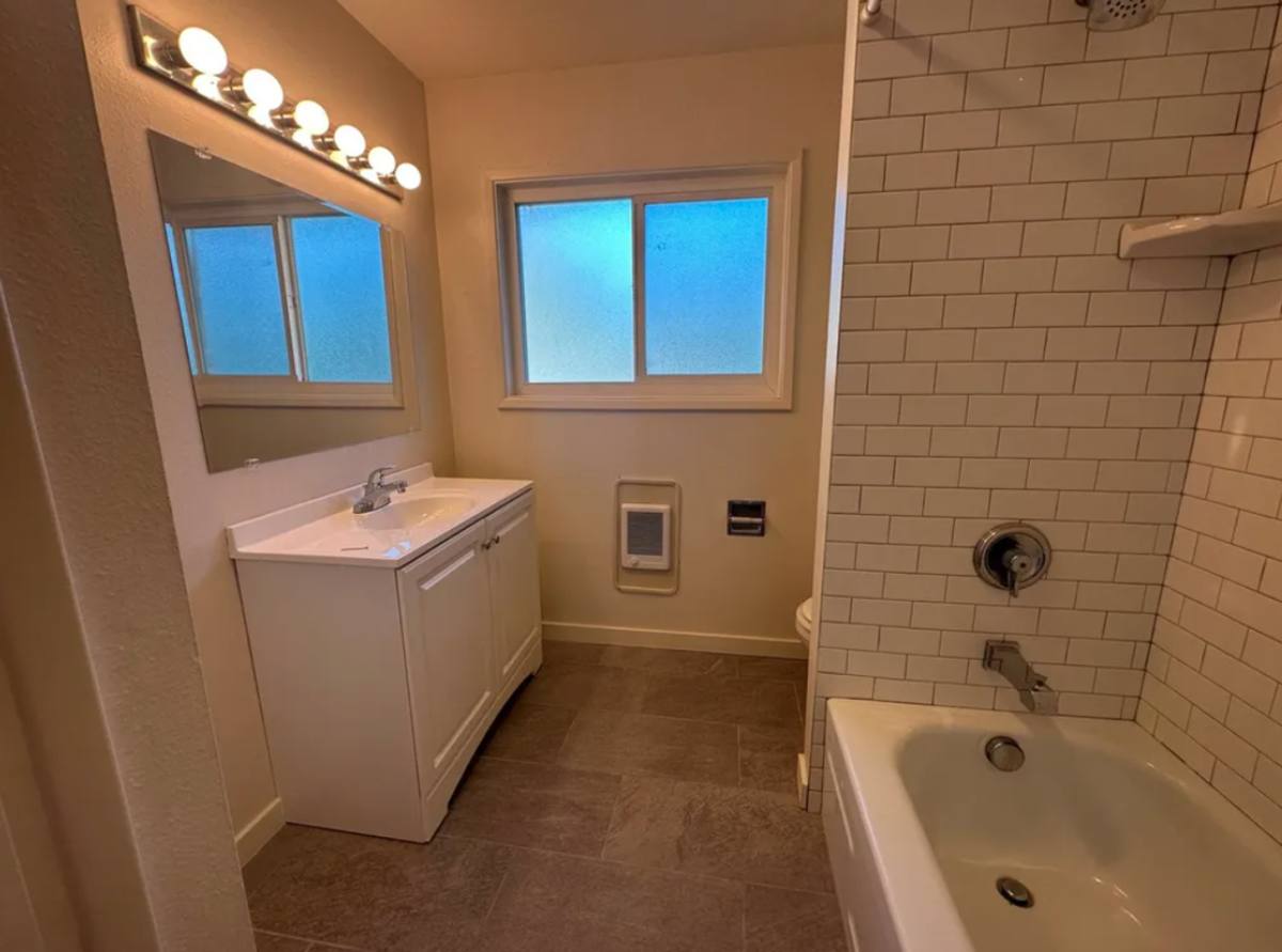 Apartment for rent at 5050 NE Killingsworth St, Portland, OR 97218