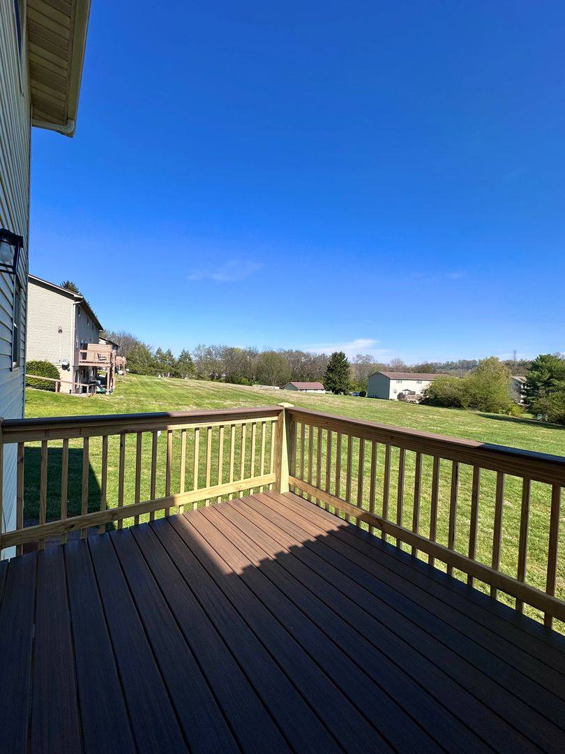 Townhouse for rent at 1918 Topside Rd, Louisville, TN 37777