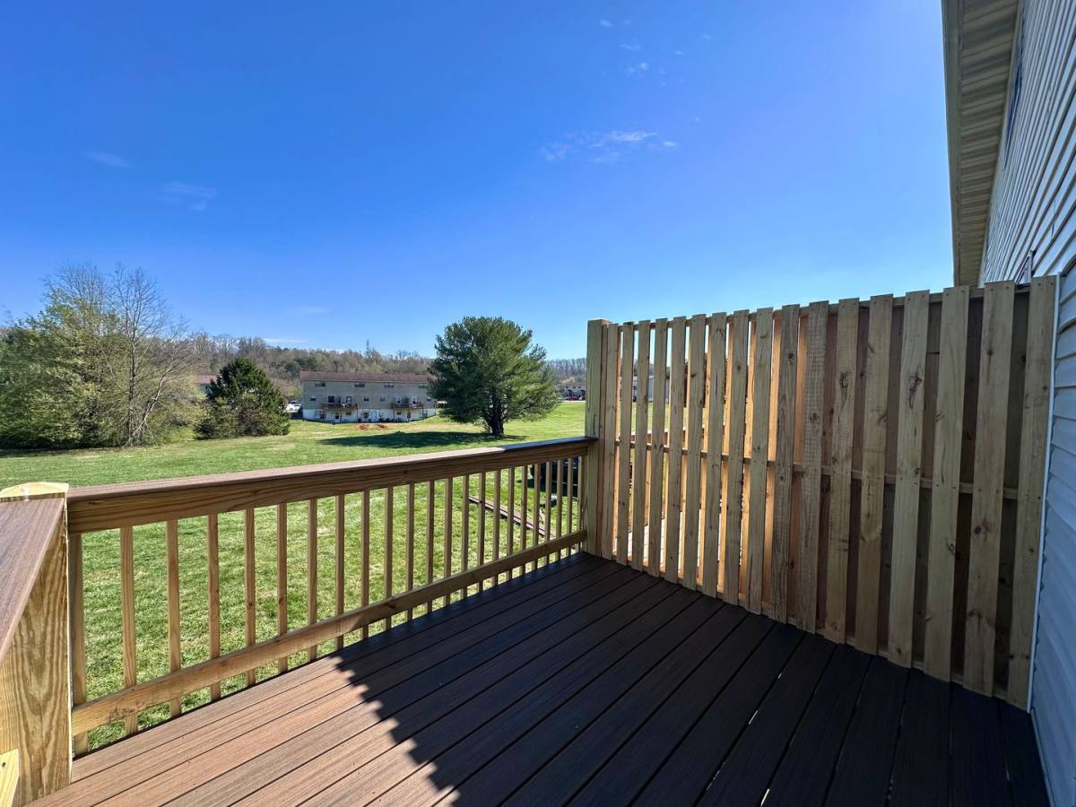 Townhouse for rent at 1918 Topside Rd, Louisville, TN 37777