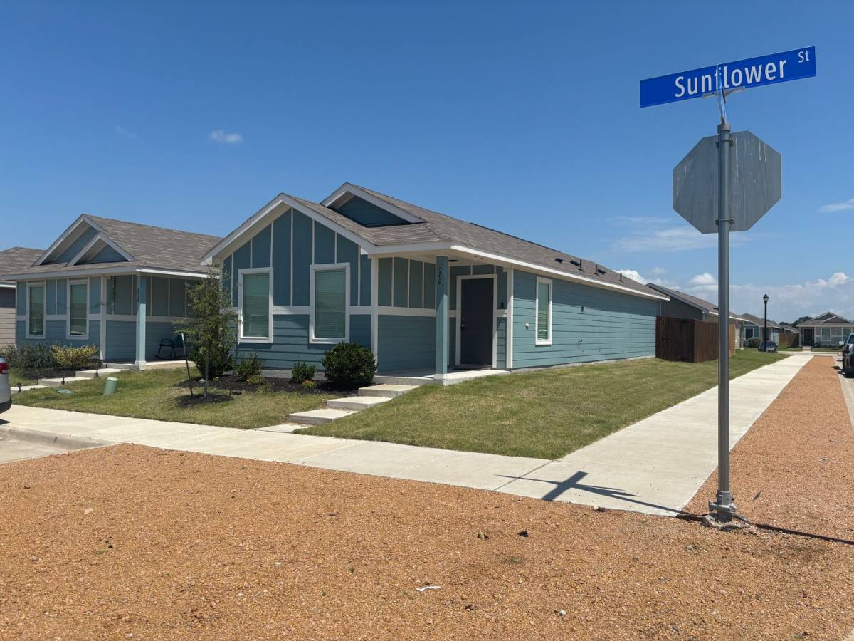 House for rent at 206 Sunflower St, Princeton, TX 75407