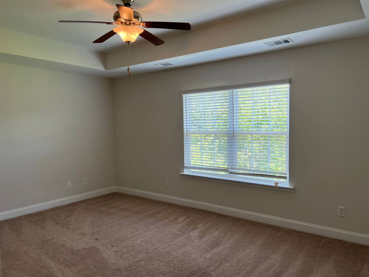 Townhouse for rent at 194 Ainsdale Dr, Richmond Hill, GA 31324