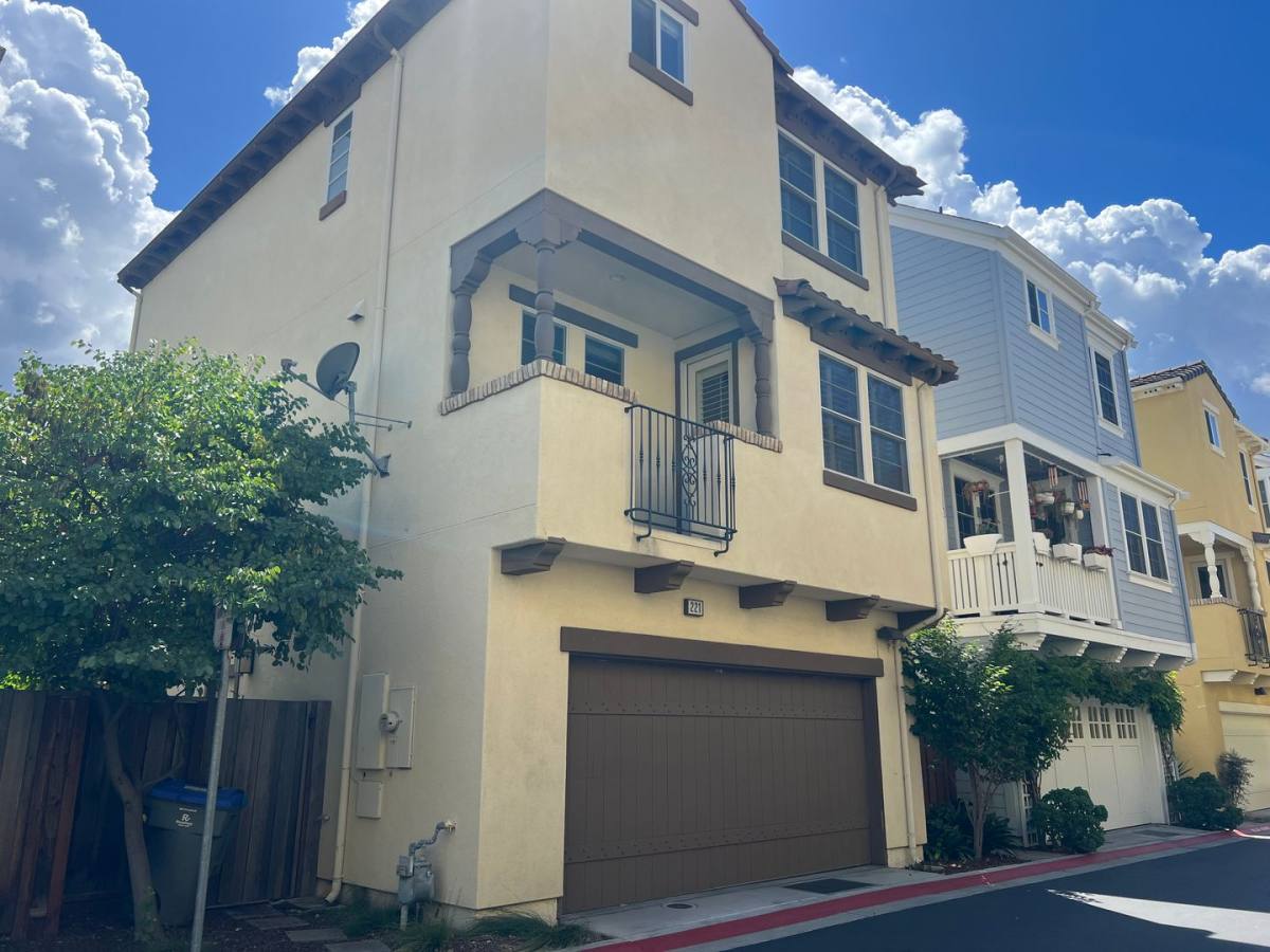 Townhouse for rent at 221 Geary Way, Mountain View, CA 94041