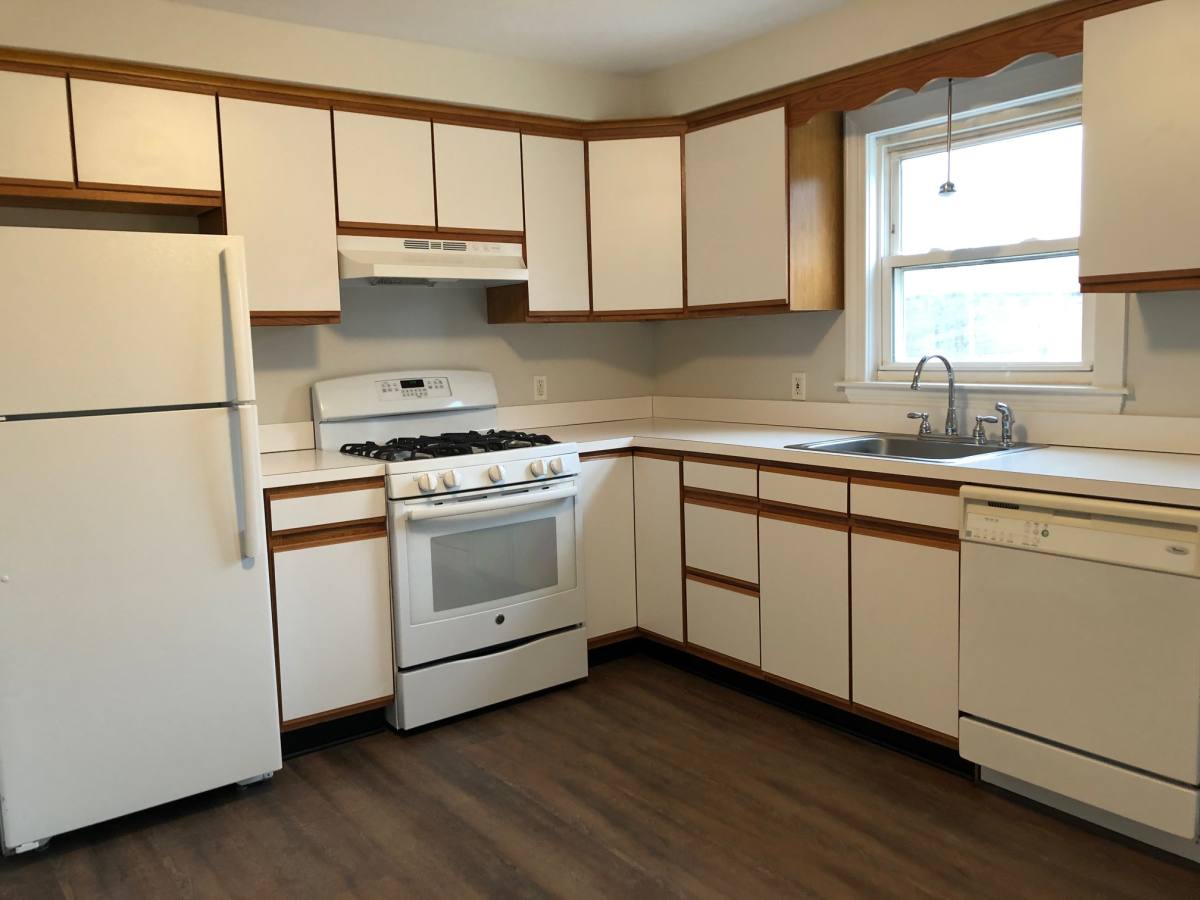 Townhouse for rent at 288 Lagrange St, Chestnut Hill, MA 02467