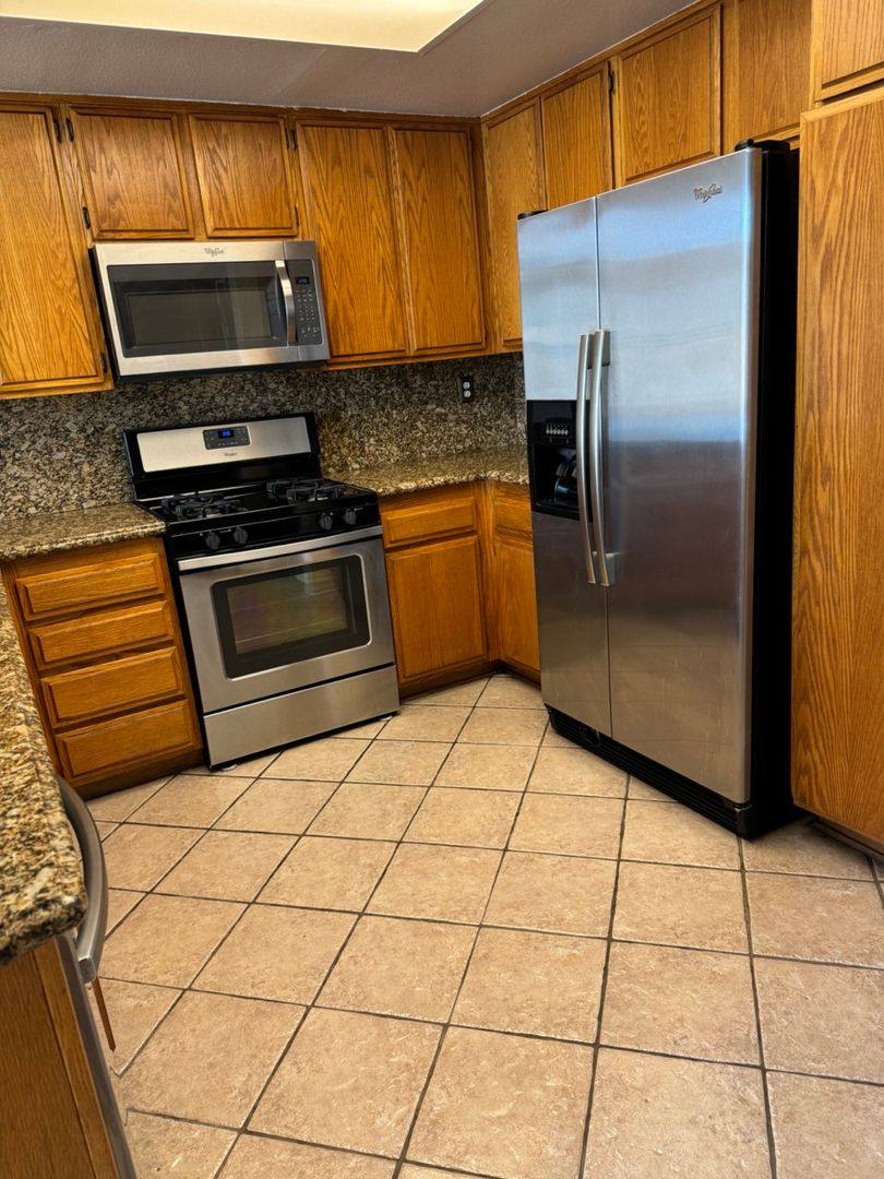 House for rent at 14661 Woodland Dr, Fontana, CA 92337
