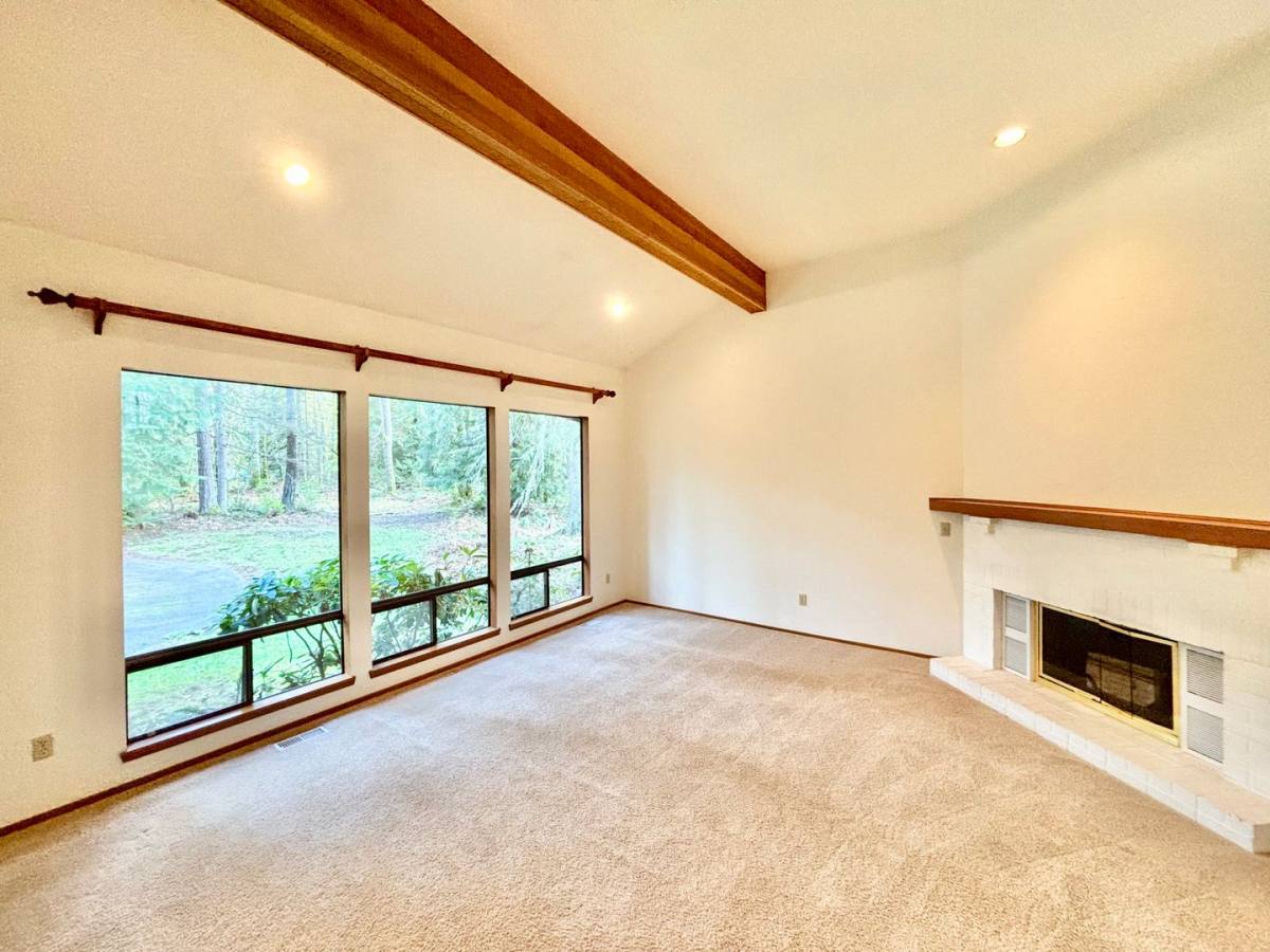 House for rent at 24119 SE 18th Place, Sammamish, WA 98075