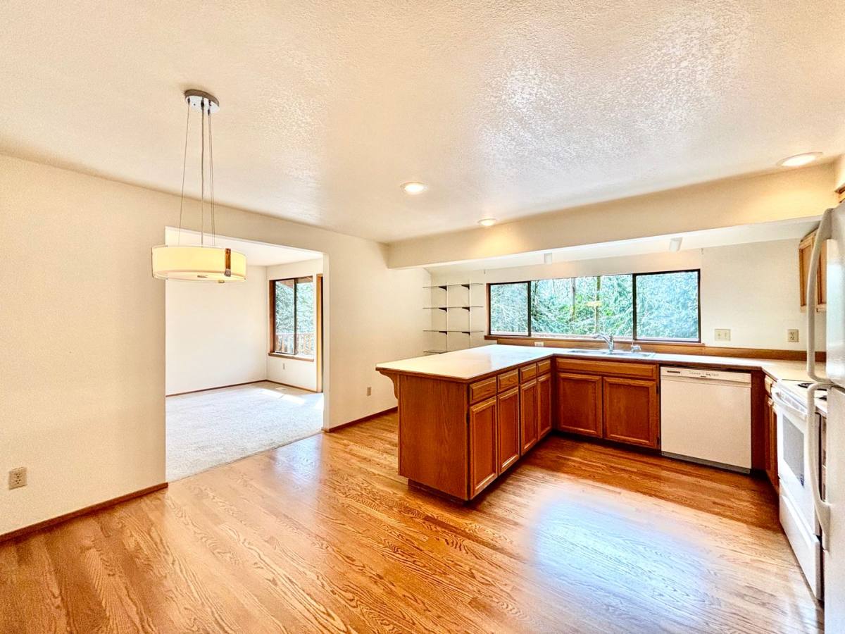 House for rent at 24119 SE 18th Place, Sammamish, WA 98075
