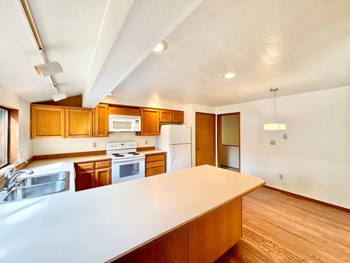 House for rent at 24119 SE 18th Place, Sammamish, WA 98075