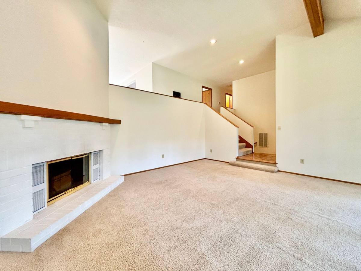 House for rent at 24119 SE 18th Place, Sammamish, WA 98075