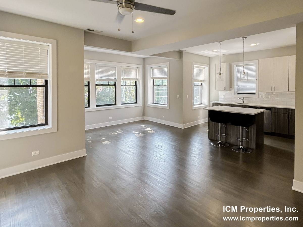 Apartment for rent at 2618 N Rockwell St #1F, Chicago, IL 60647