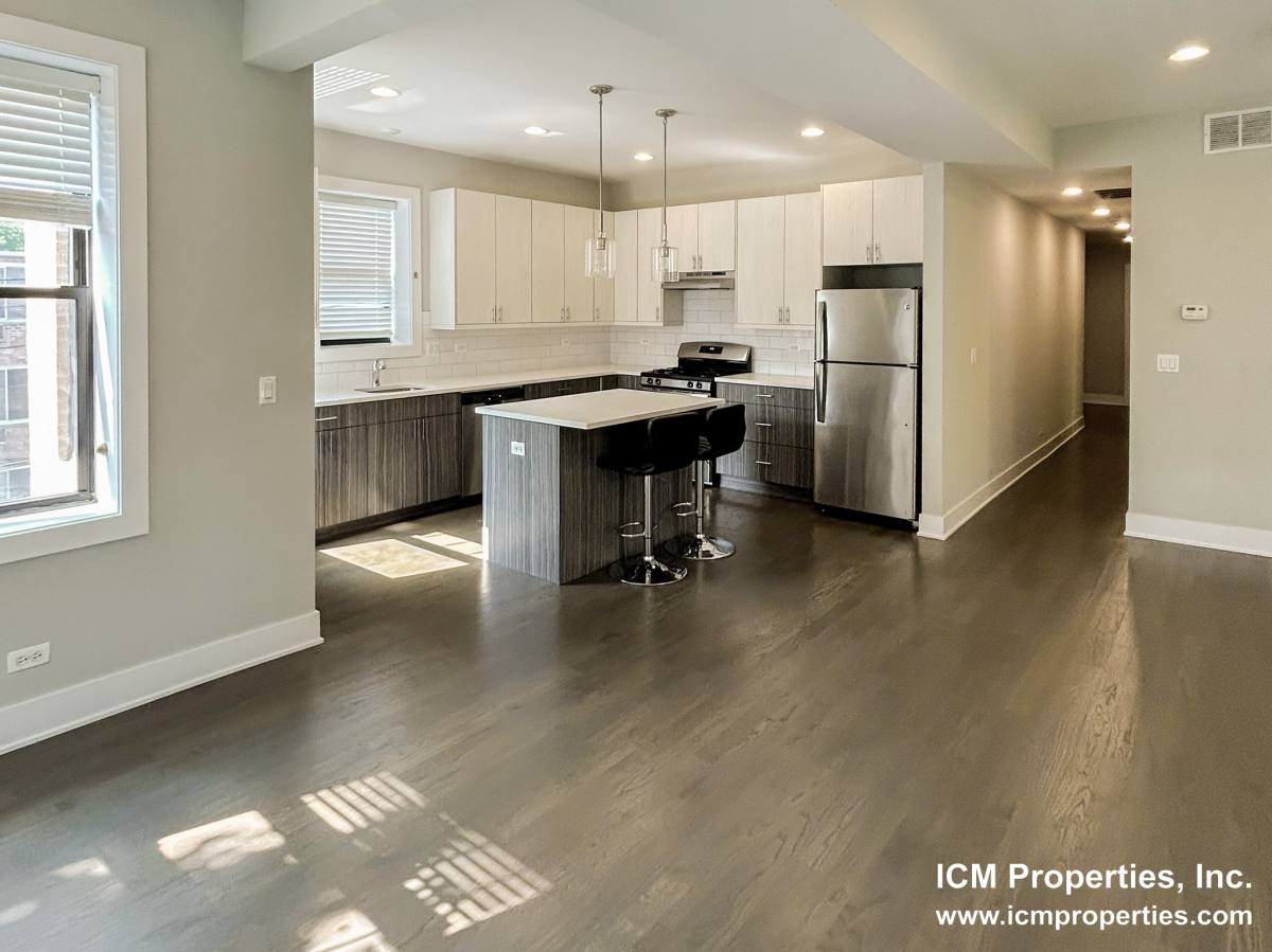 Apartment for rent at 2618 N Rockwell St #1F, Chicago, IL 60647