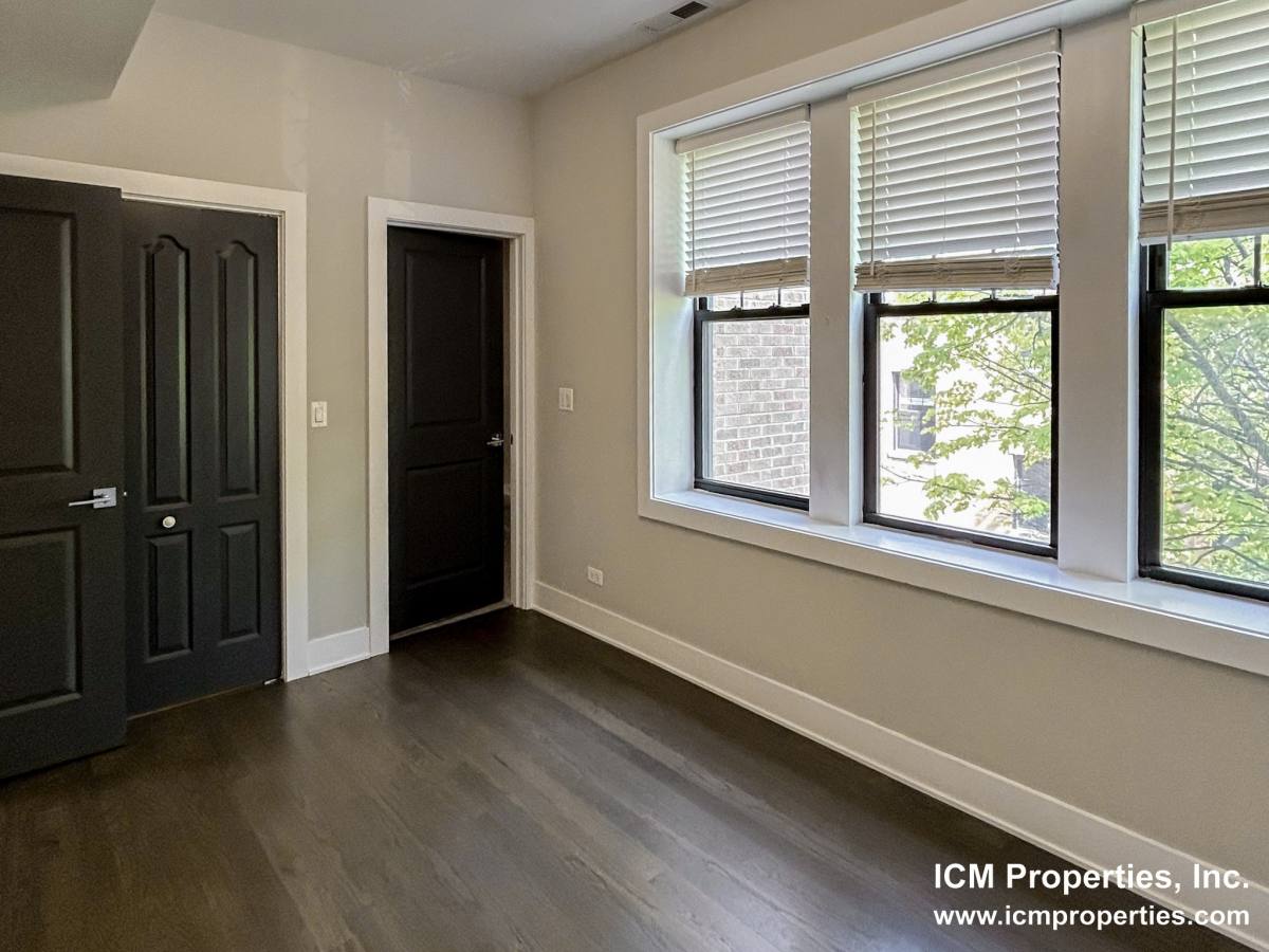 Apartment for rent at 2618 N Rockwell St #1F, Chicago, IL 60647