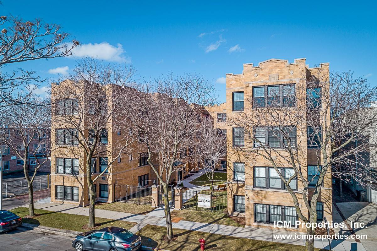 Apartment for rent at 2618 N Rockwell St #1F, Chicago, IL 60647