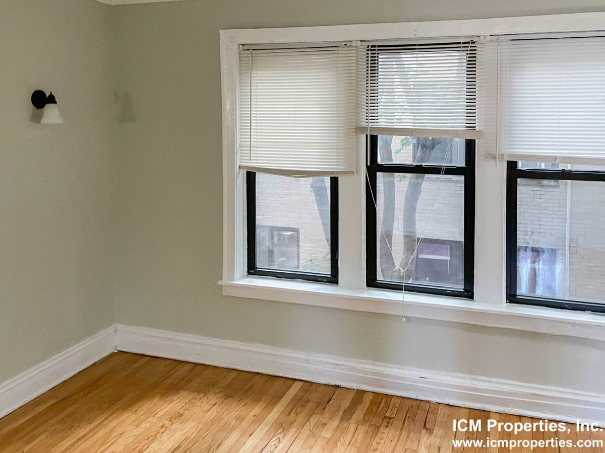 Apartment for rent at 617 W Melrose St #D2, Chicago, IL 60657