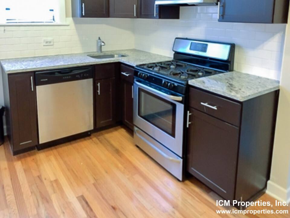 Apartment for rent at 617 W Melrose St #D2, Chicago, IL 60657