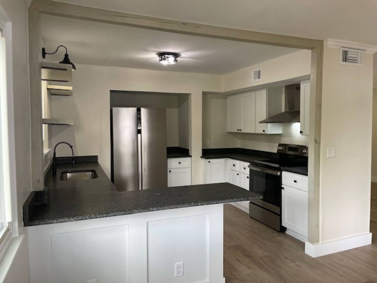 Townhouse for rent at 6905 Cleaton Rd, Columbia, SC 29206