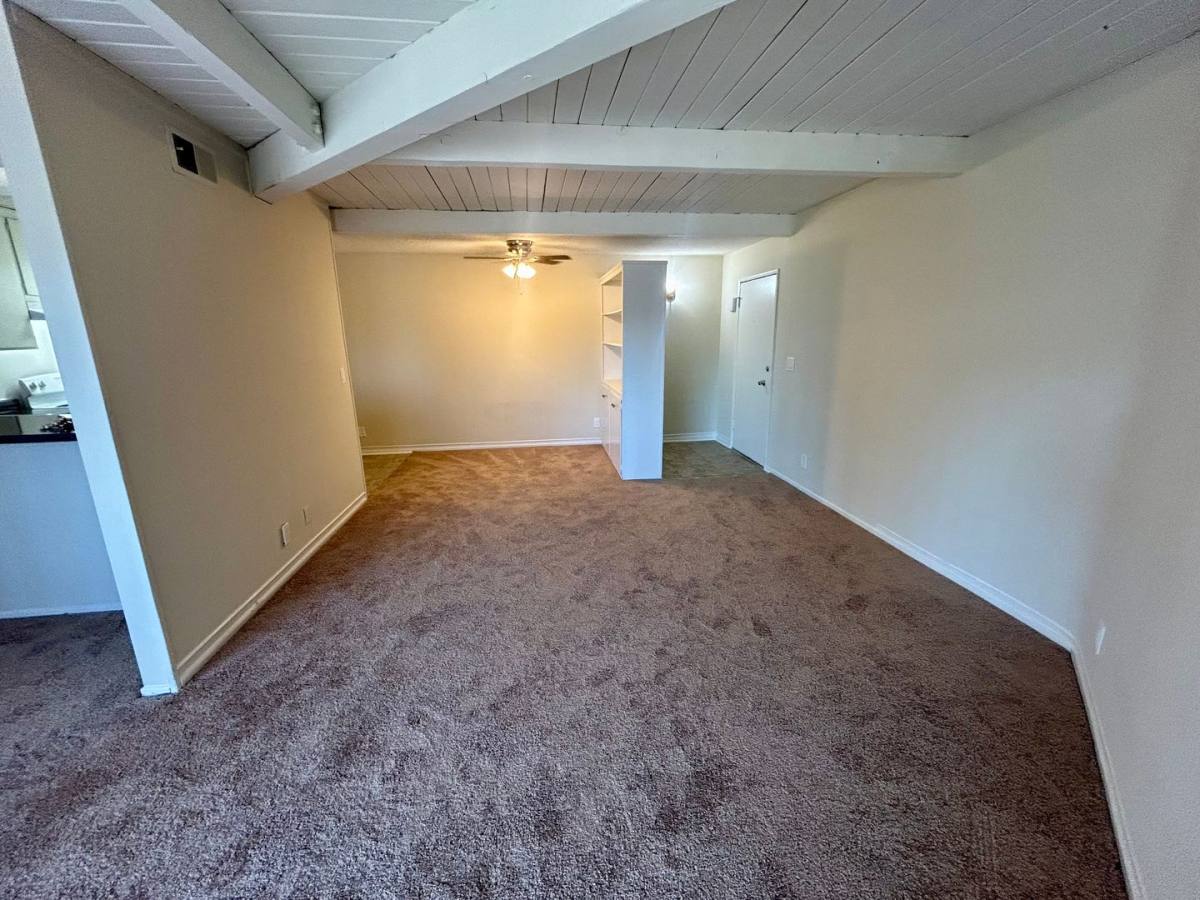 Apartment for rent at 8427 Balboa Blvd, Northridge, CA 91325