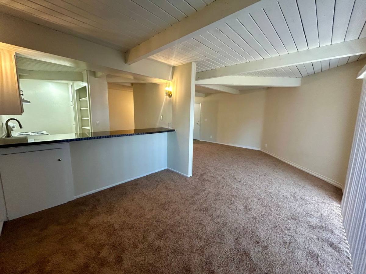 Apartment for rent at 8427 Balboa Blvd, Northridge, CA 91325