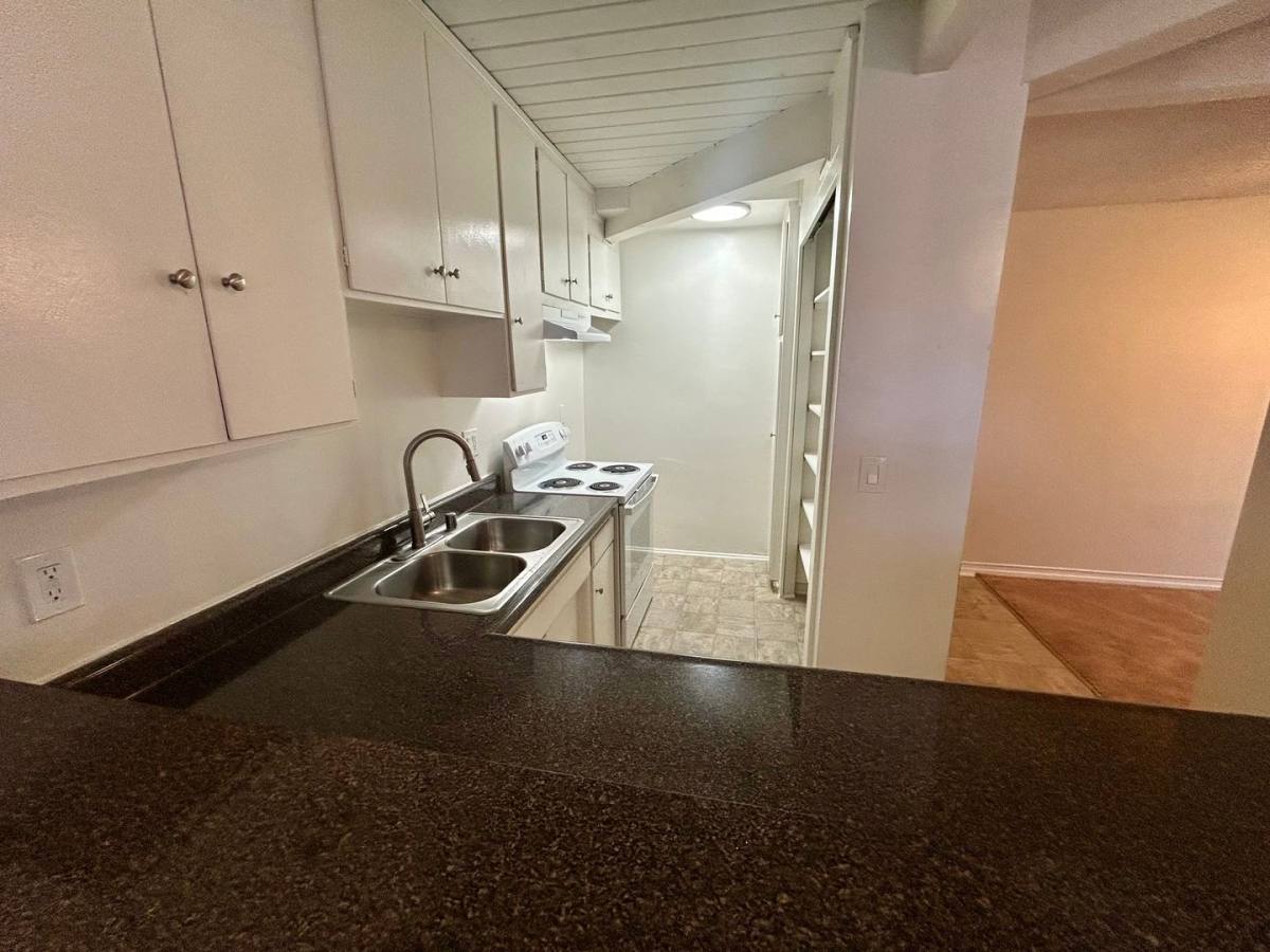 Apartment for rent at 8427 Balboa Blvd, Northridge, CA 91325