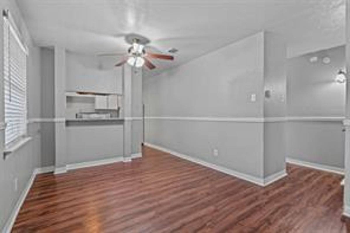Apartment for rent at 2000 N Kaufman St, Ennis, TX 75119