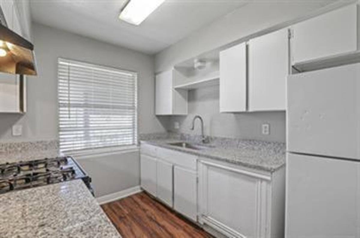 Apartment for rent at 2000 N Kaufman St, Ennis, TX 75119