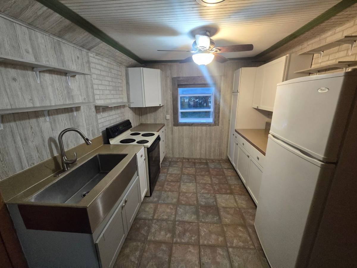 House for rent at 1405 Redwood Rd, Clay Center, KS 67432