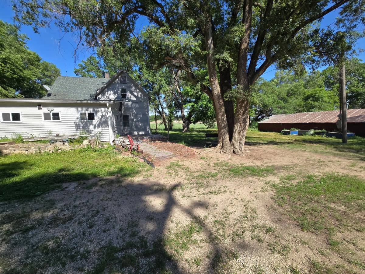 House for rent at 1405 Redwood Rd, Clay Center, KS 67432