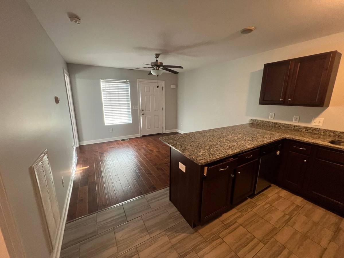 House for rent at 517-A Crestland Dr, Murfreesboro, TN 37130