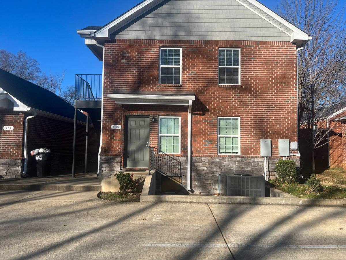 House for rent at 517-A Crestland Dr, Murfreesboro, TN 37130