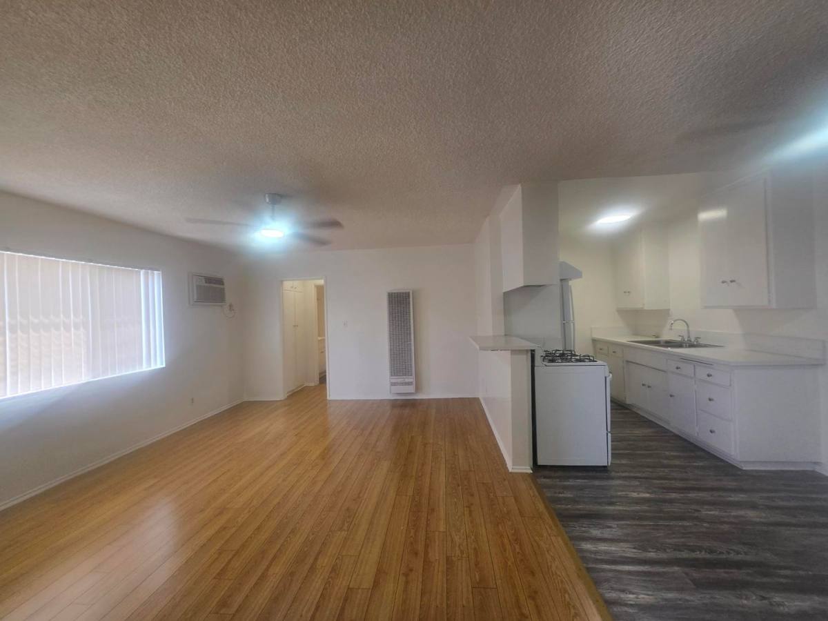 Apartment for rent at 715 N Isabel St, Glendale, CA 91205