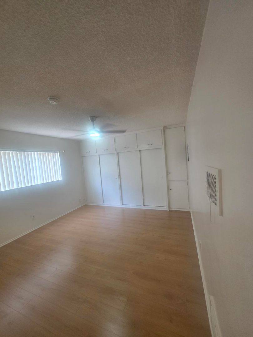 Apartment for rent at 715 N Isabel St, Glendale, CA 91205