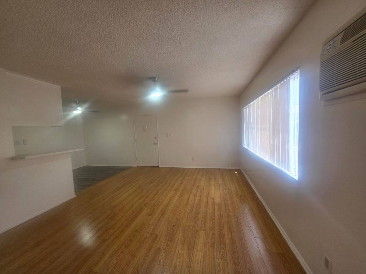 Apartment for rent at 715 N Isabel St, Glendale, CA 91205