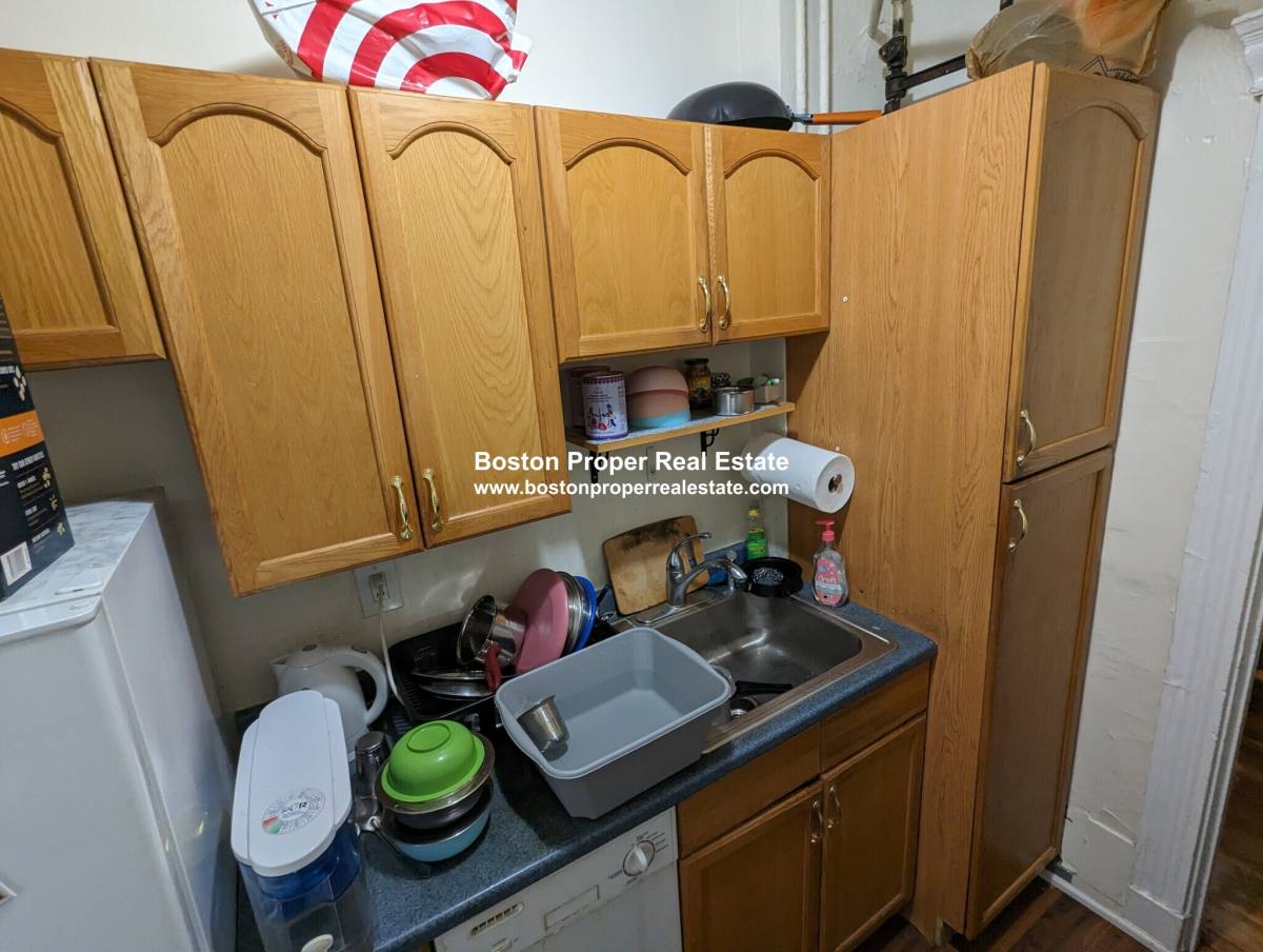 Apartment for rent at 364 Riverway St #6, Boston, MA 02115