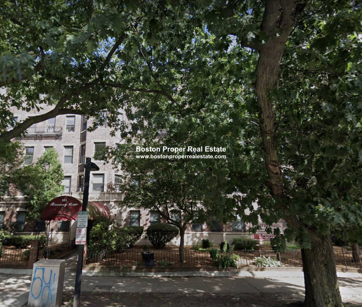 Apartment for rent at 364 Riverway St #6, Boston, MA 02115